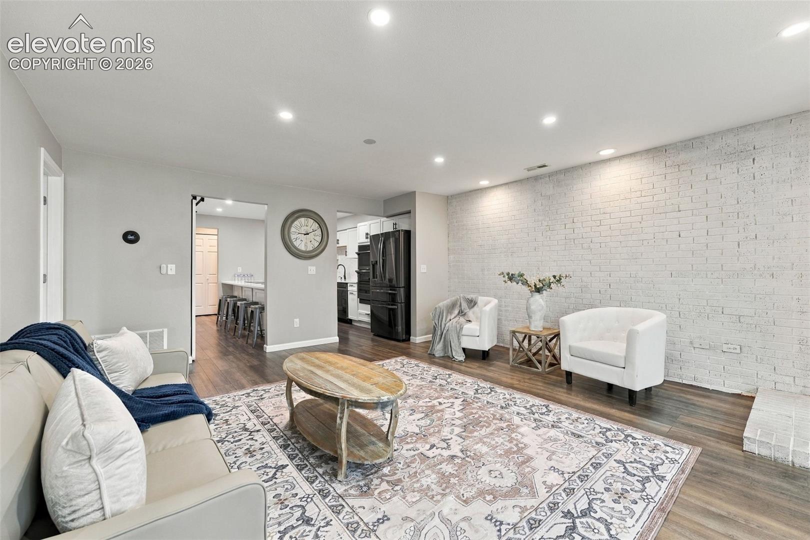 Listing photo 8 for 41 W Boulder Street