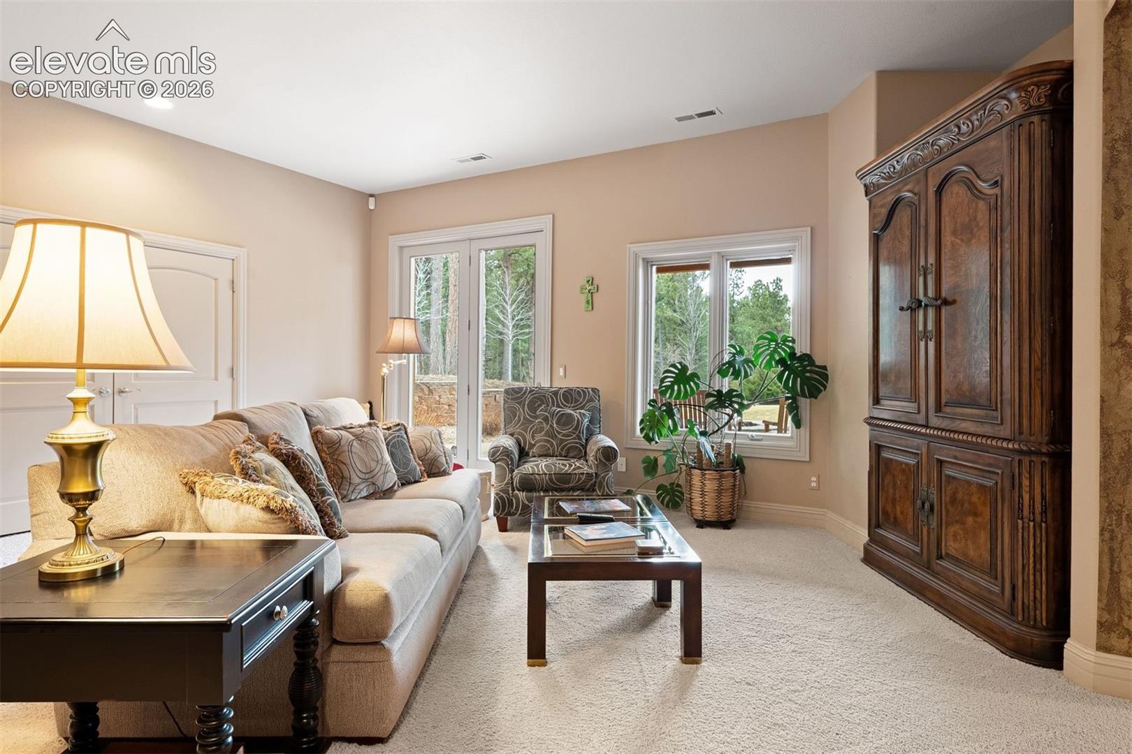 Listing photo 33 for 17507 Colonial Park Drive