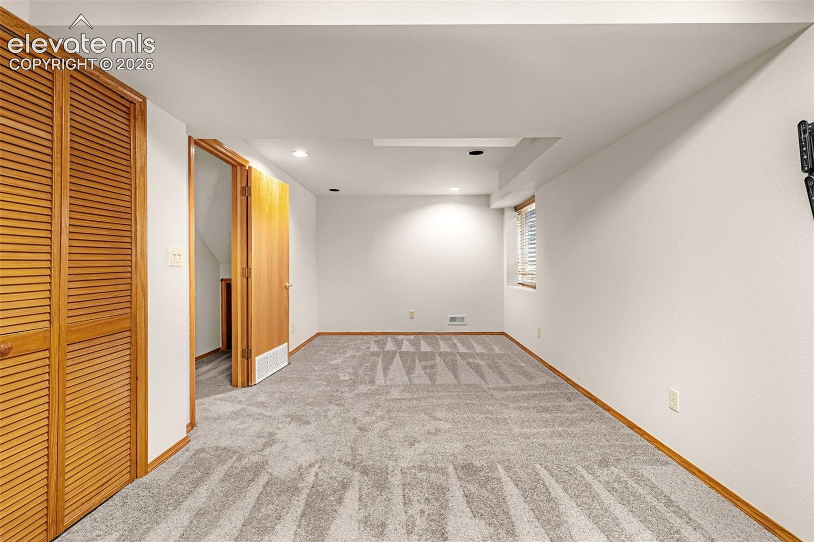 7448 Alameda Court, photo 24