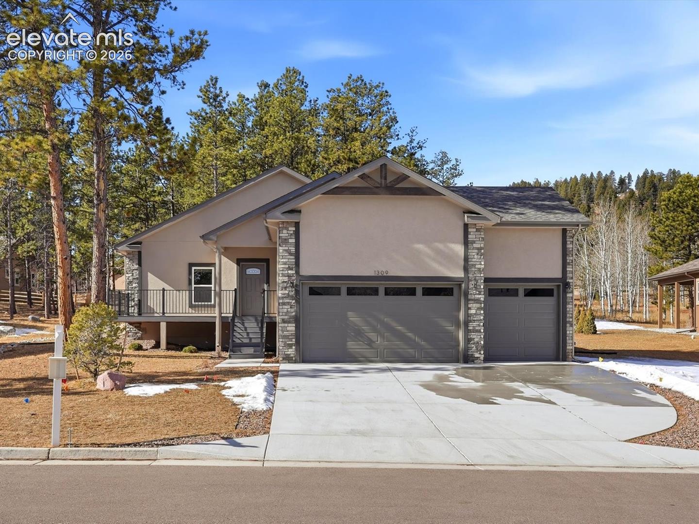 Listing photo 2 for 1309 Stone Ridge Drive