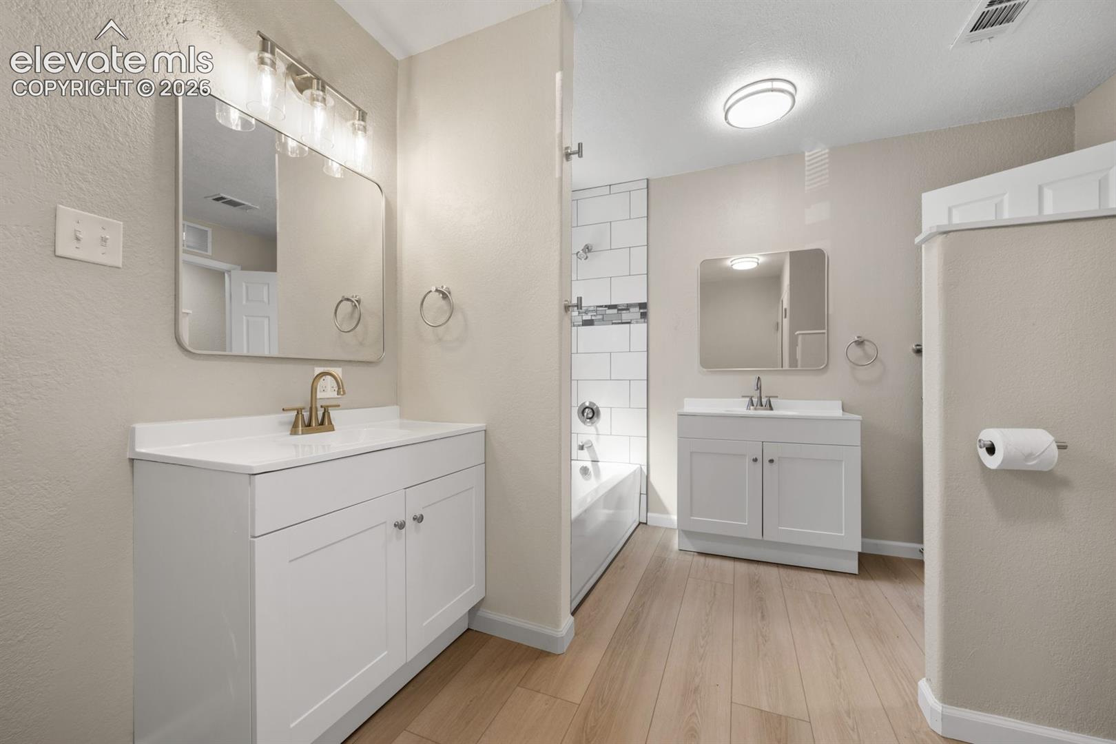 Listing photo 15 for 2102 W 29th Street