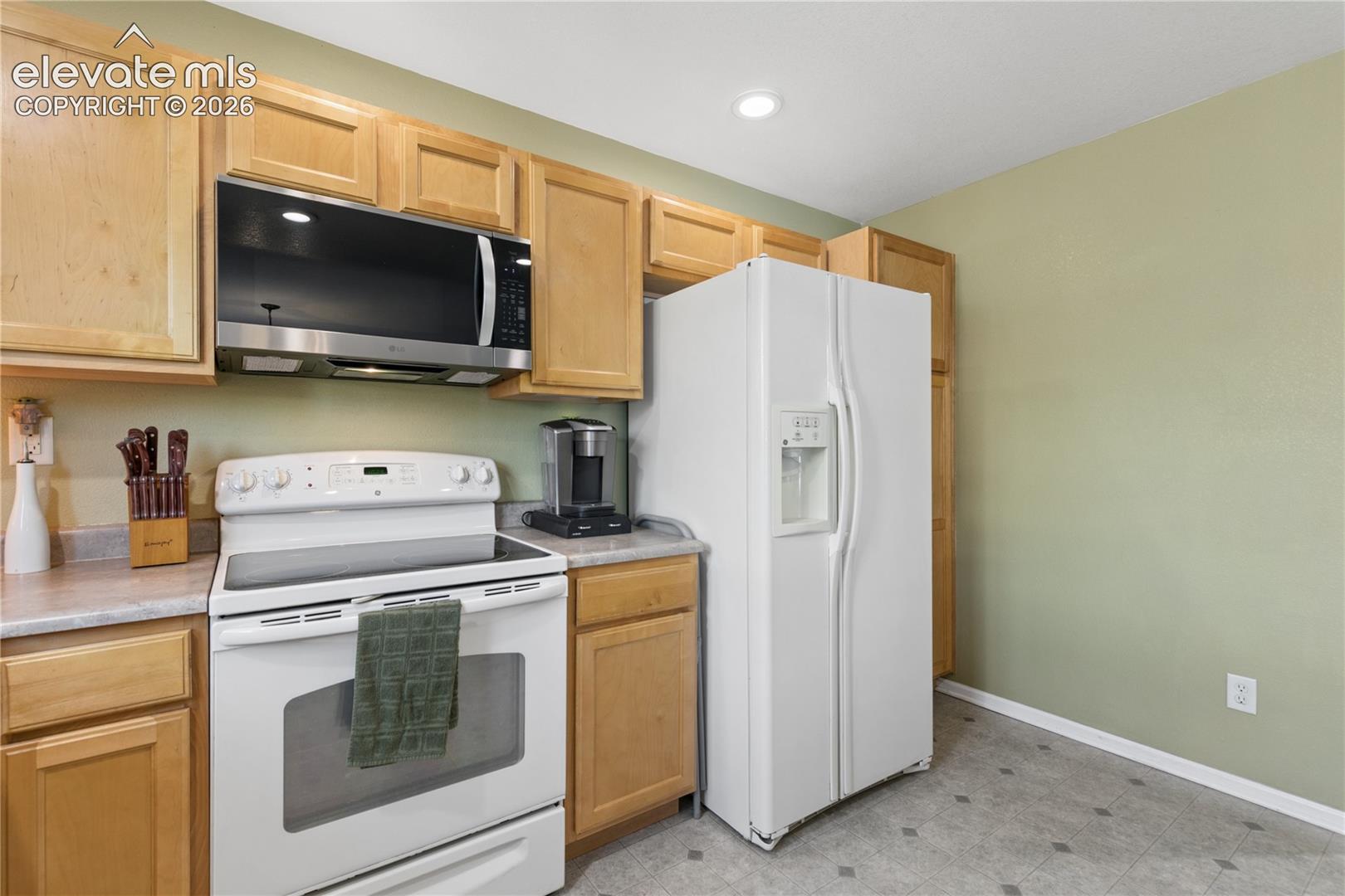 Listing photo 9 for 8034 Brittinger Way