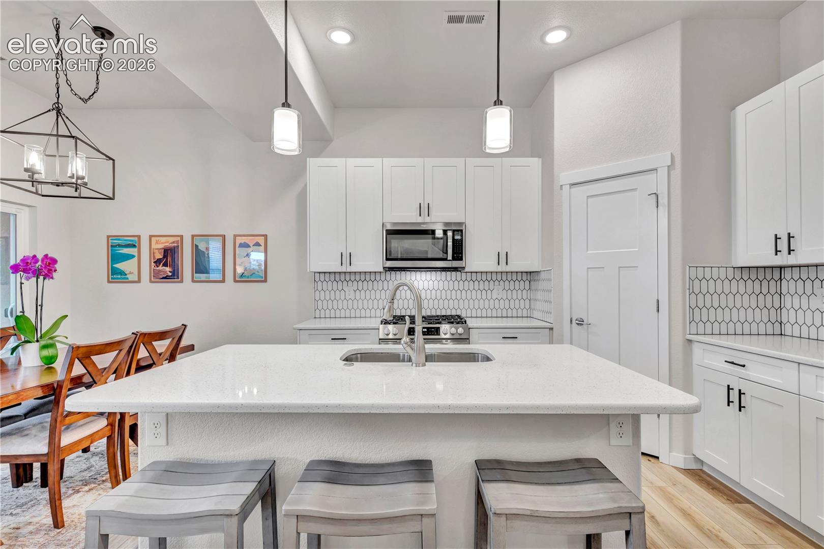 Listing photo 9 for 5675 Villa Lorenzo Drive