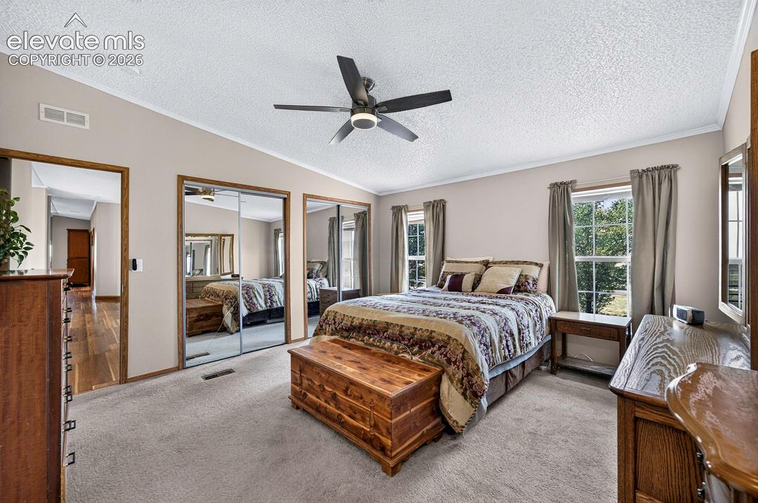 Listing photo 15 for 755 High Prairie Point