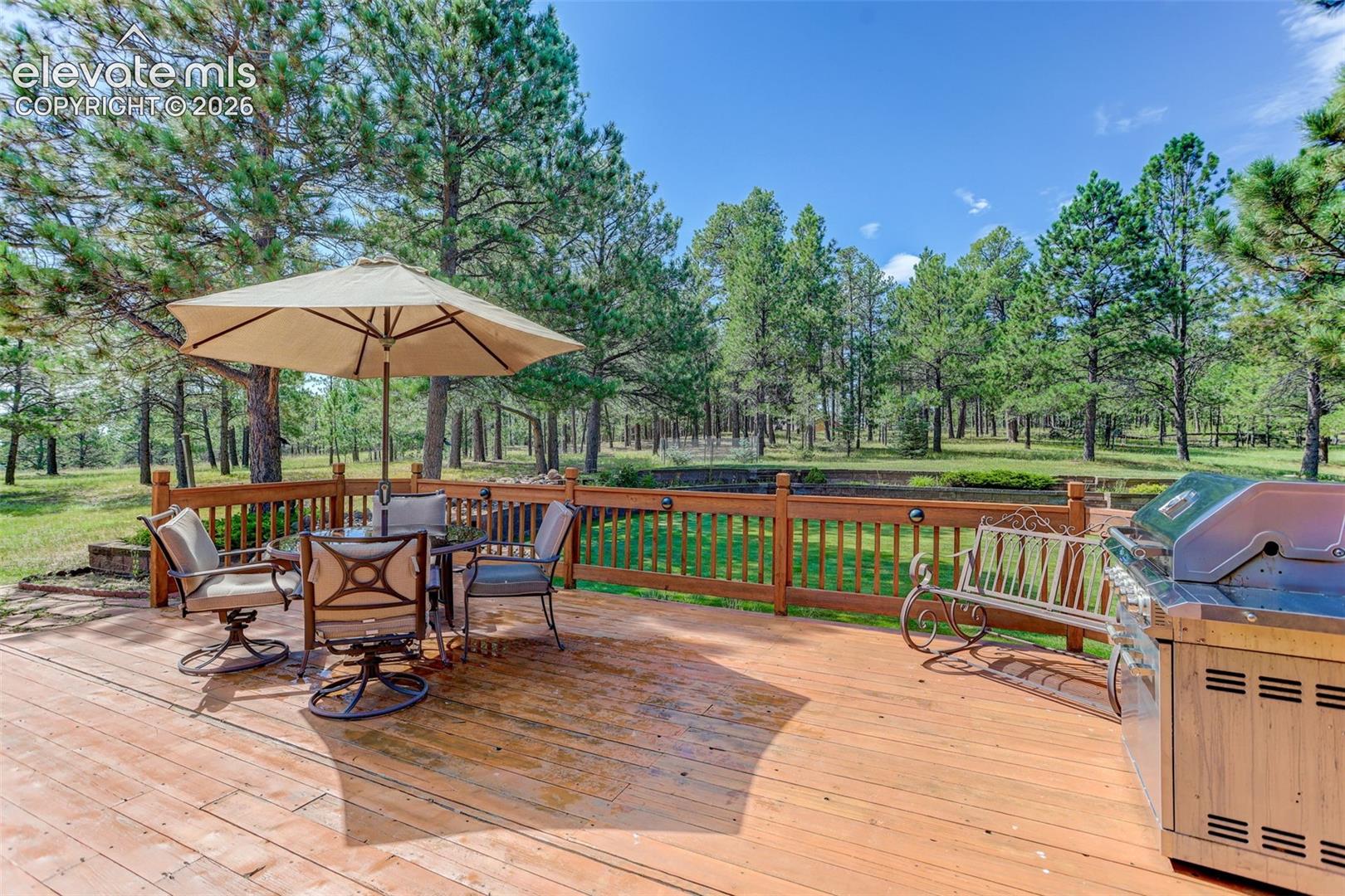 Listing photo 8 for 11570 Milford Road