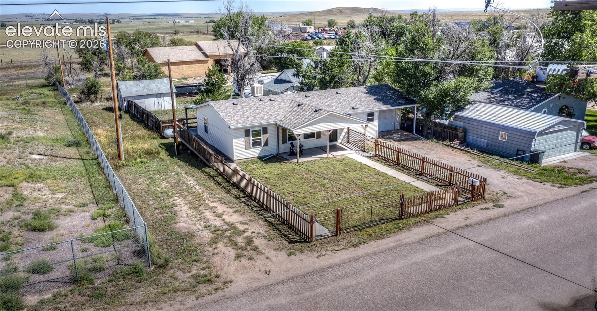 Listing photo 36 for 405 3rd Street