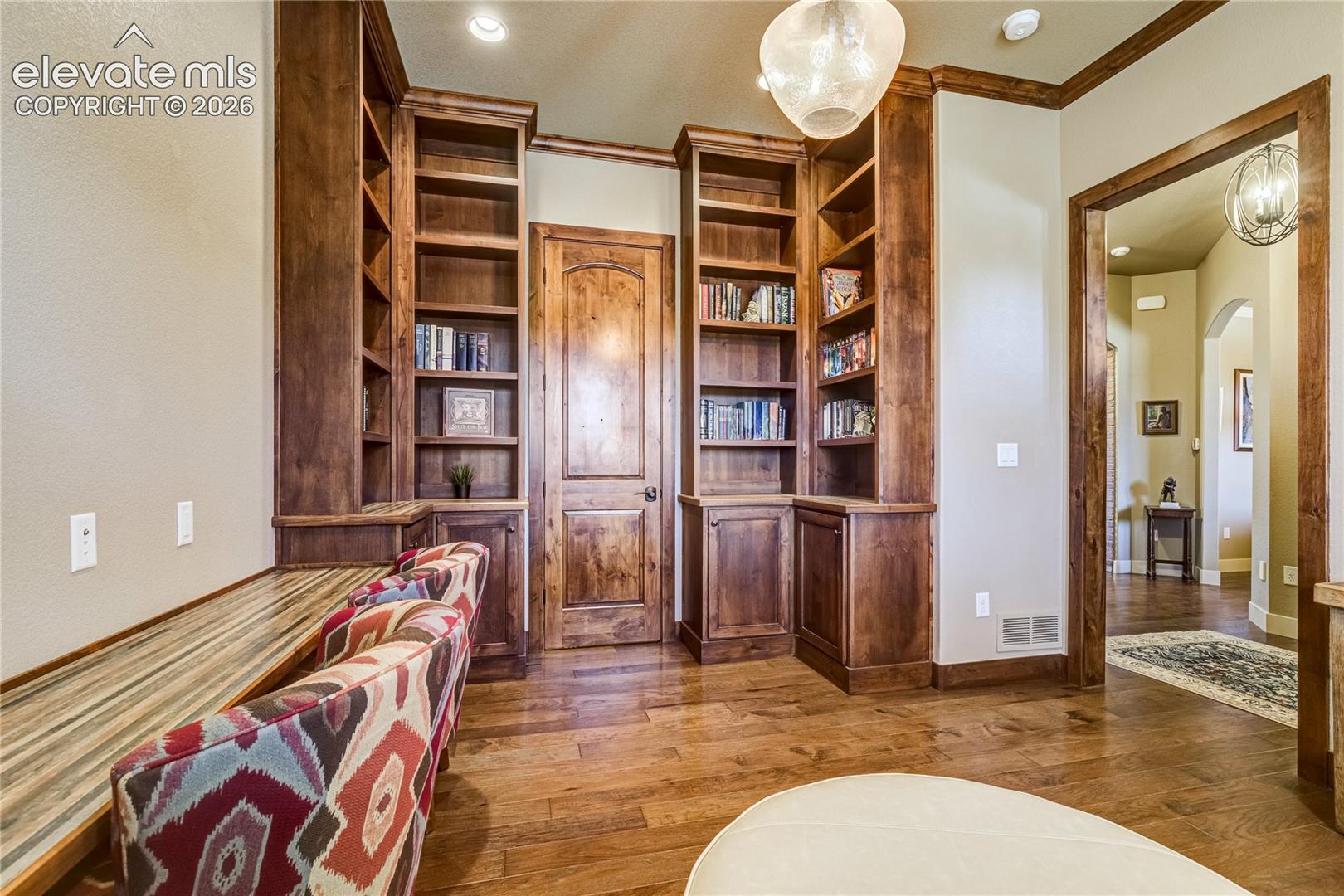 Listing photo 17 for 12427 Creekhurst Drive