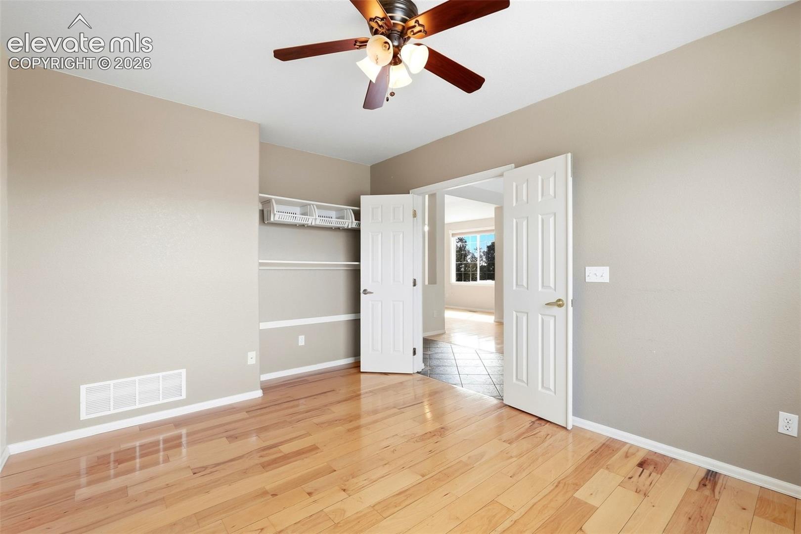 Listing photo 8 for 8931 Oakmont Road