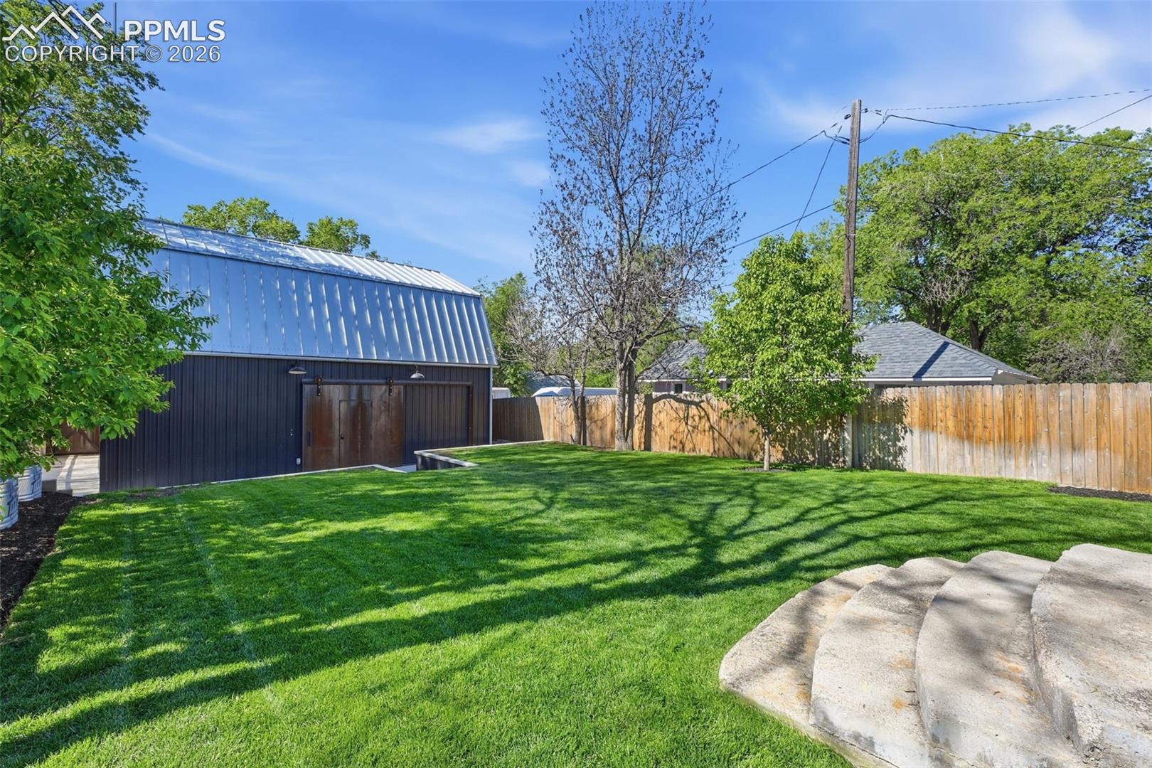 Listing photo 27 for 937 E Costilla Street