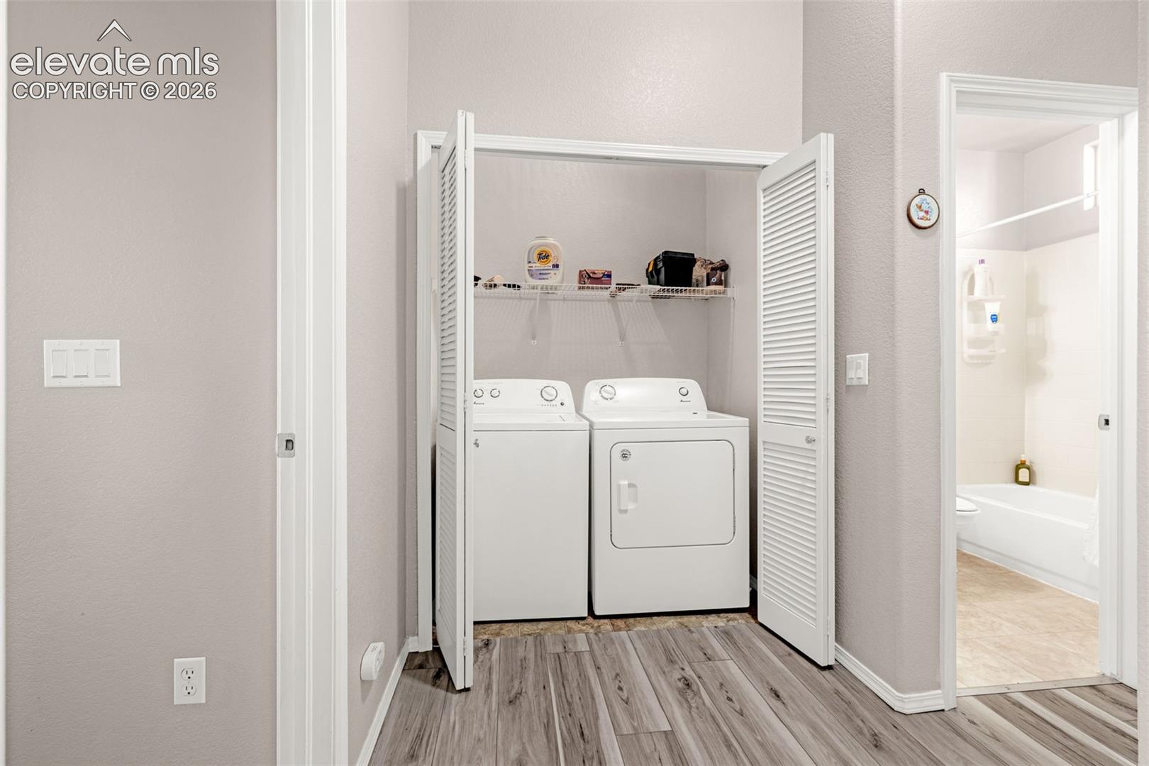 Listing photo 13 for 7086 Sand Crest View