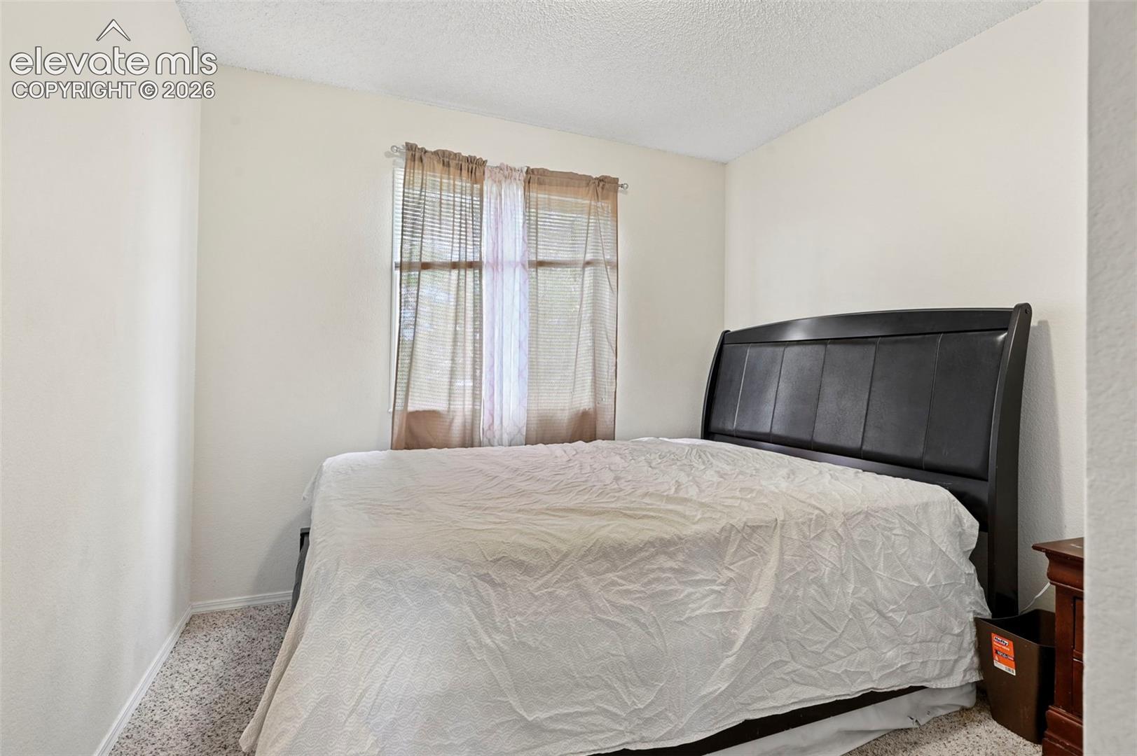 Listing photo 10 for 6382 Zermatt Drive