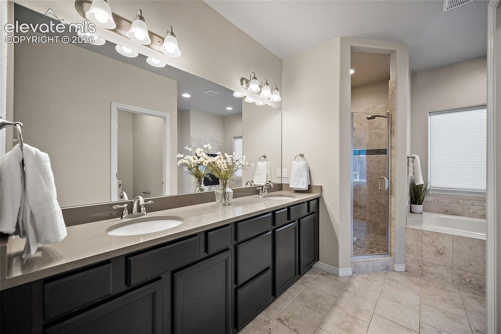 Listing photo 6 for 10803 Checo Way