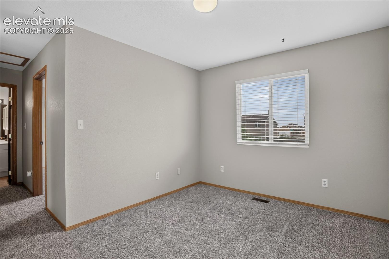 Listing photo 22 for 3046 W 22nd Street
