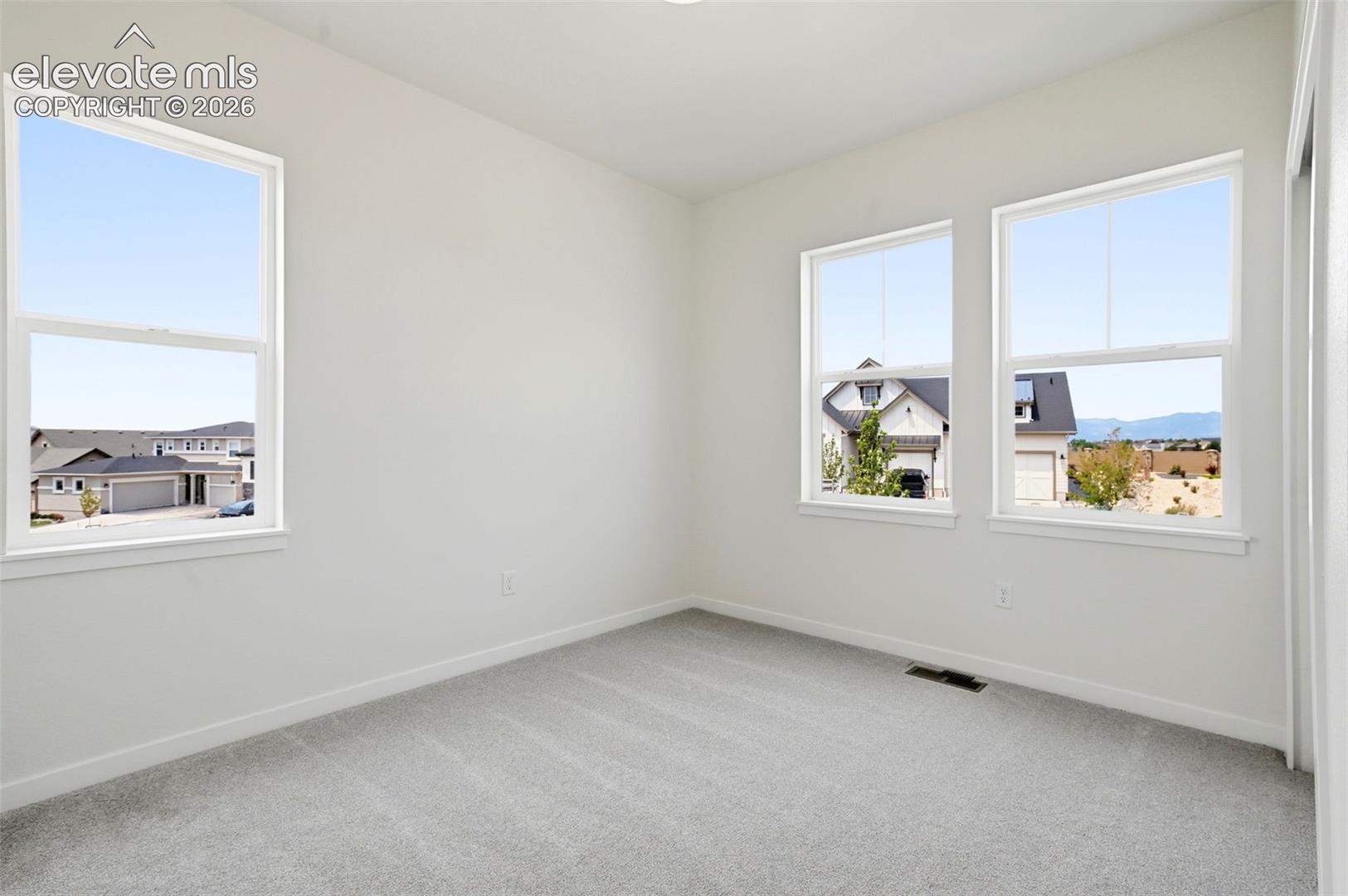 Listing photo 14 for 8663 Noreen Falls Drive