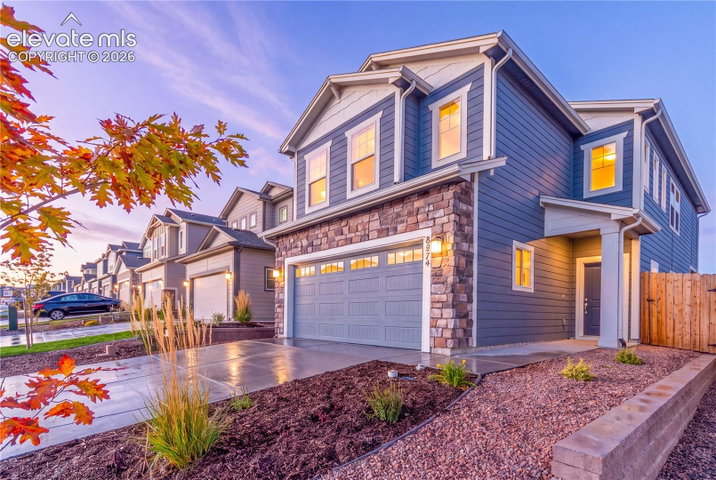 8474 Blue Feather Loop — listing photo