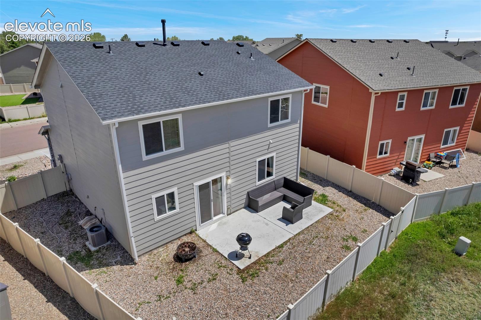 Listing photo 8 for 7548 Benecia Drive