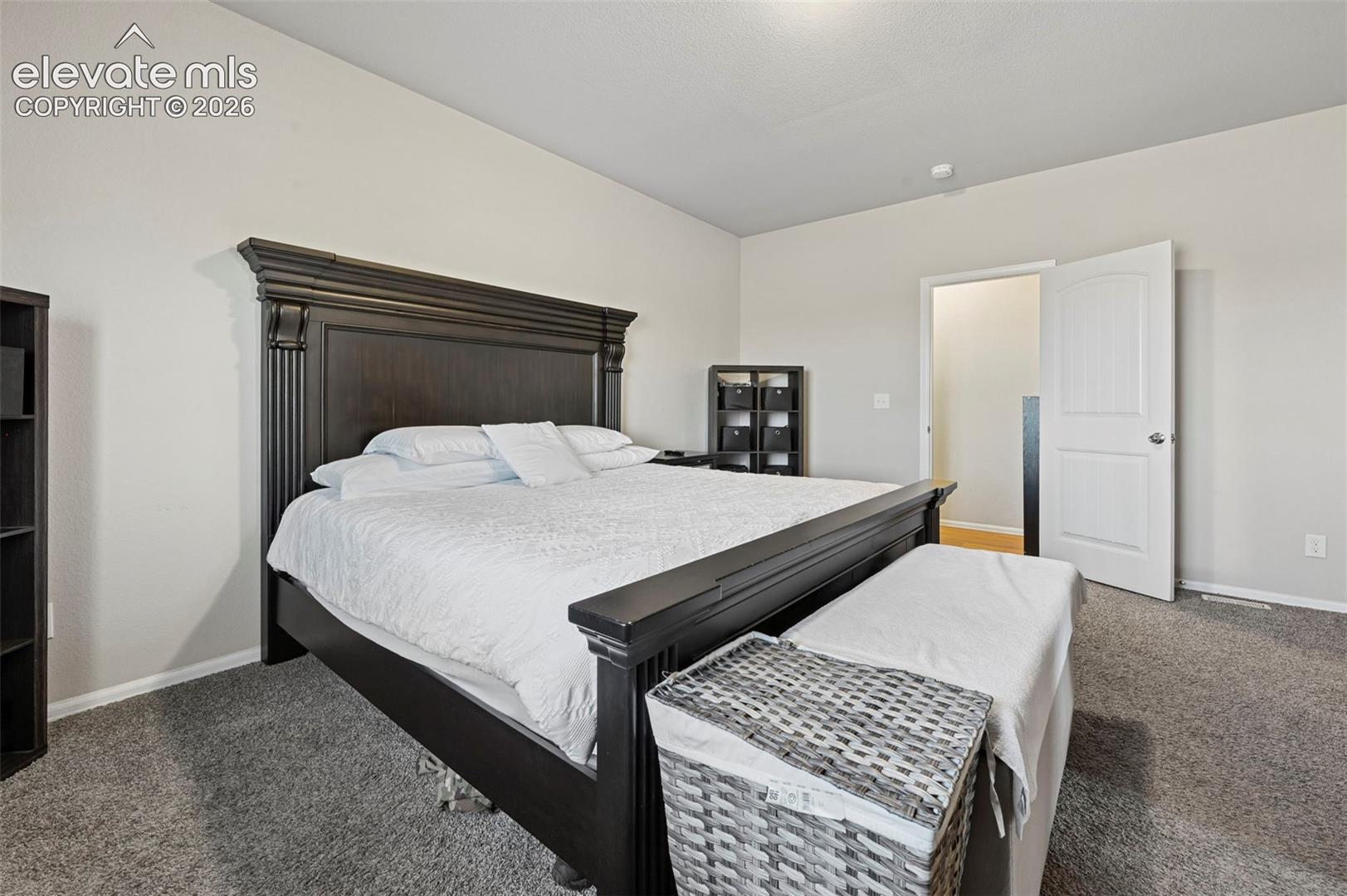 Listing photo 14 for 1114 E Laramie Avenue
