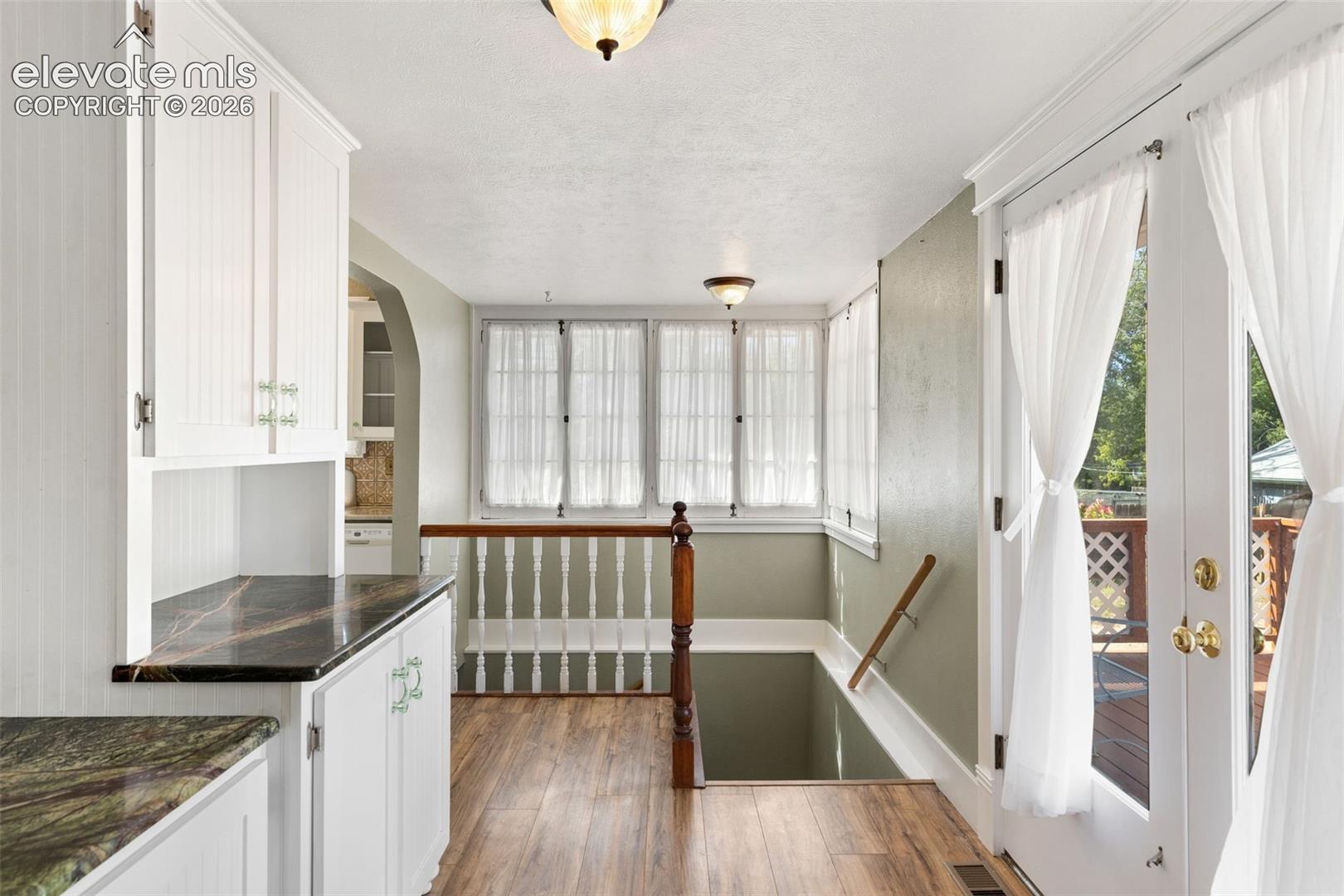 Listing photo 12 for 514 Custer Avenue
