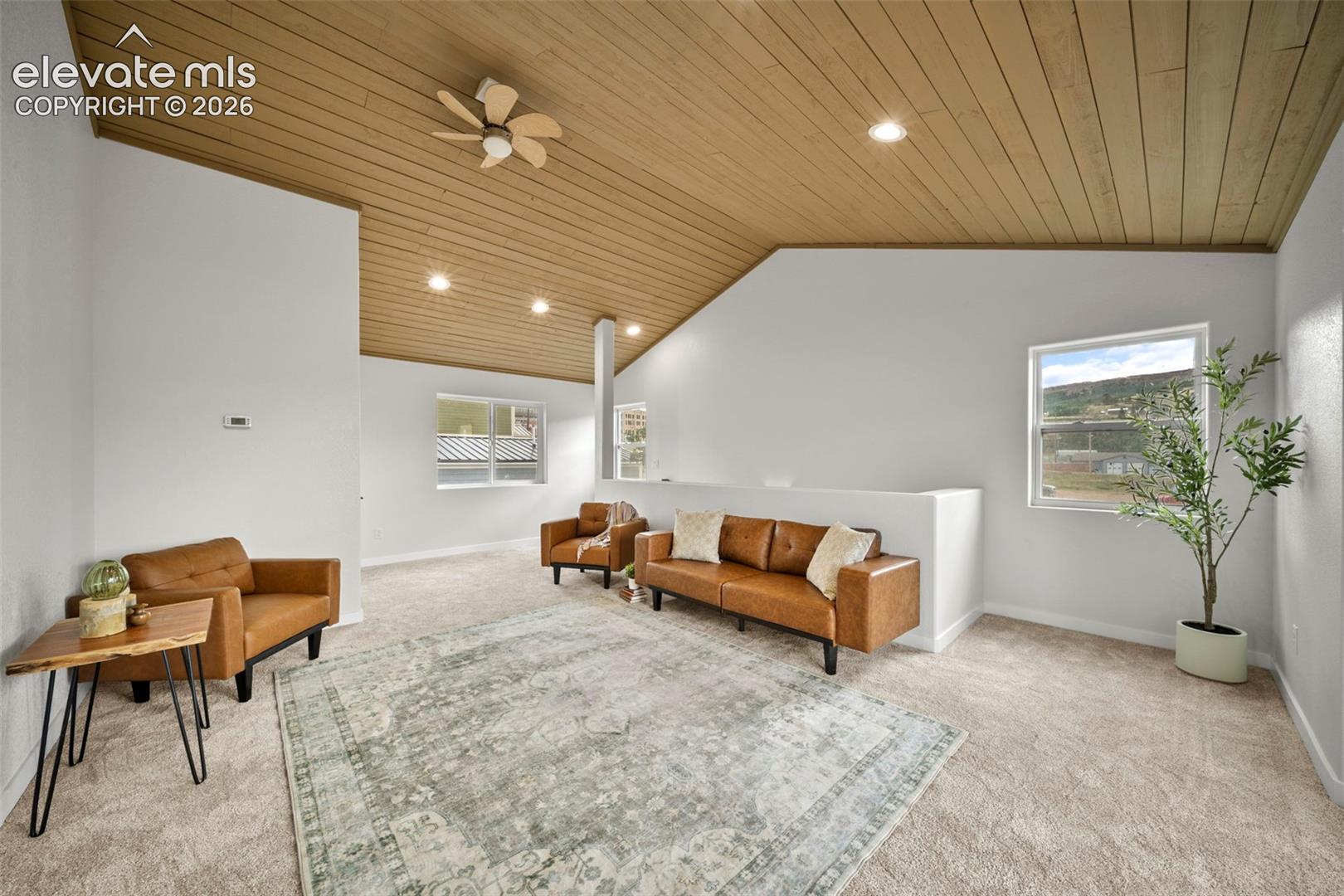 Listing photo 17 for 107 E May Avenue