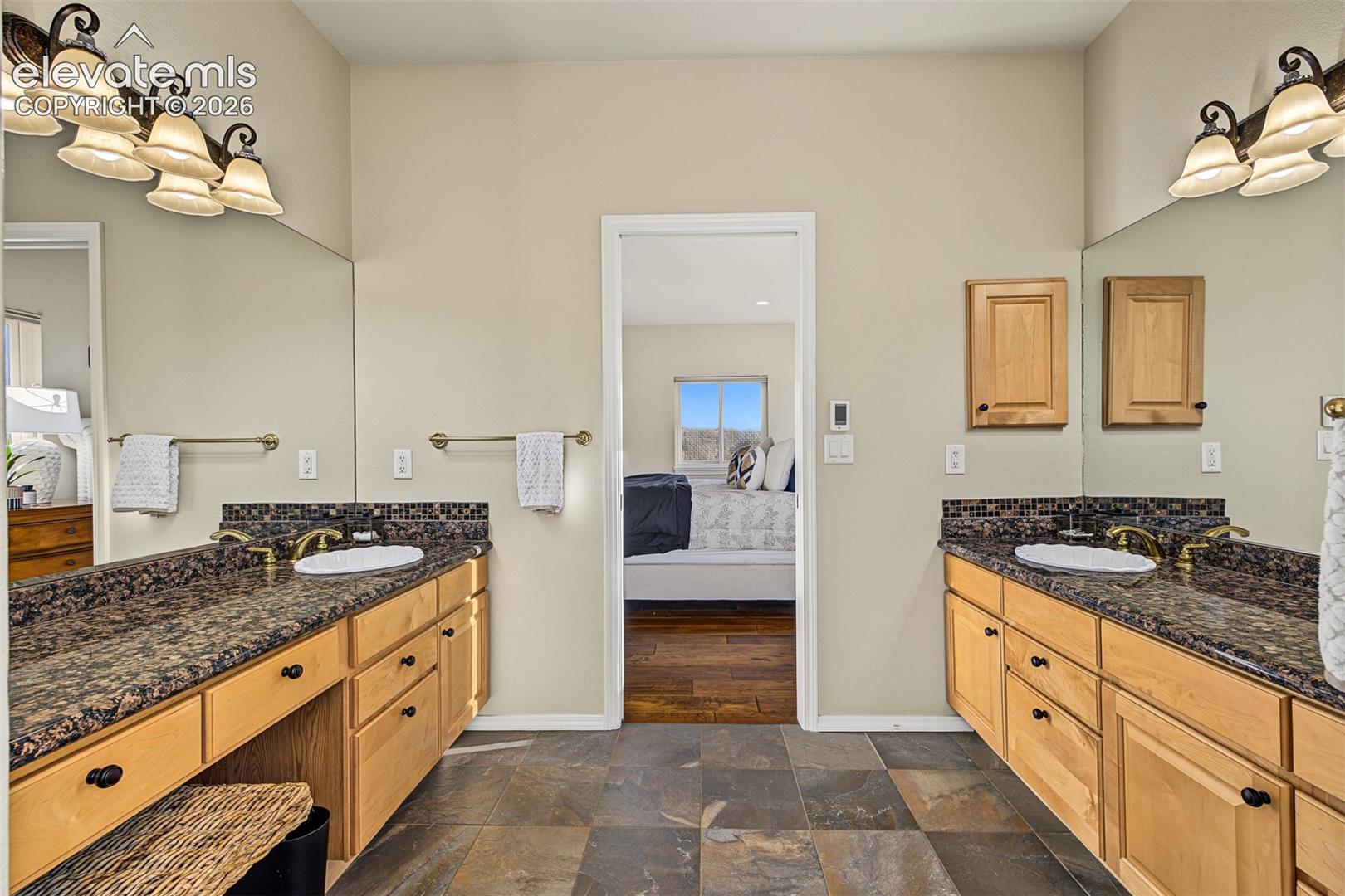 Listing photo 20 for 3530 Twisted Oak Circle