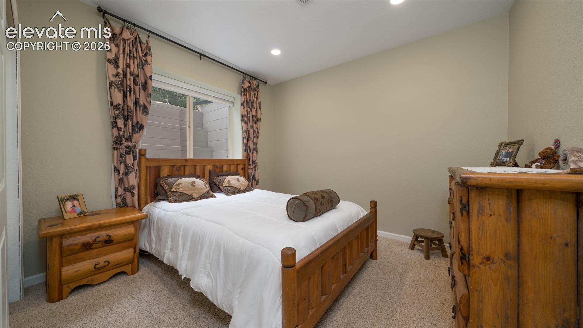 Listing photo 29 for 40 Wuthering Heights Drive