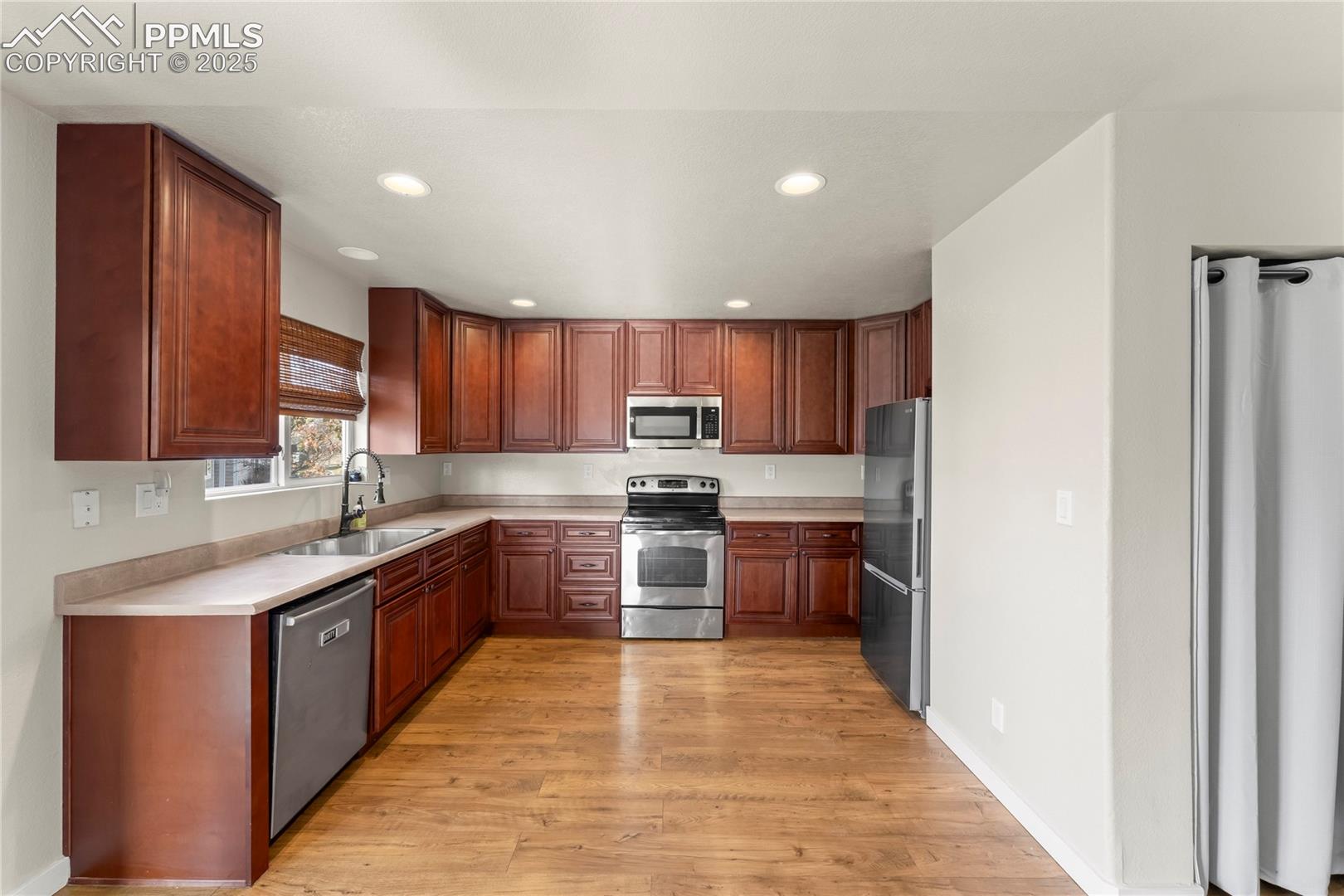 Listing photo 9 for 11508 Black Maple Lane