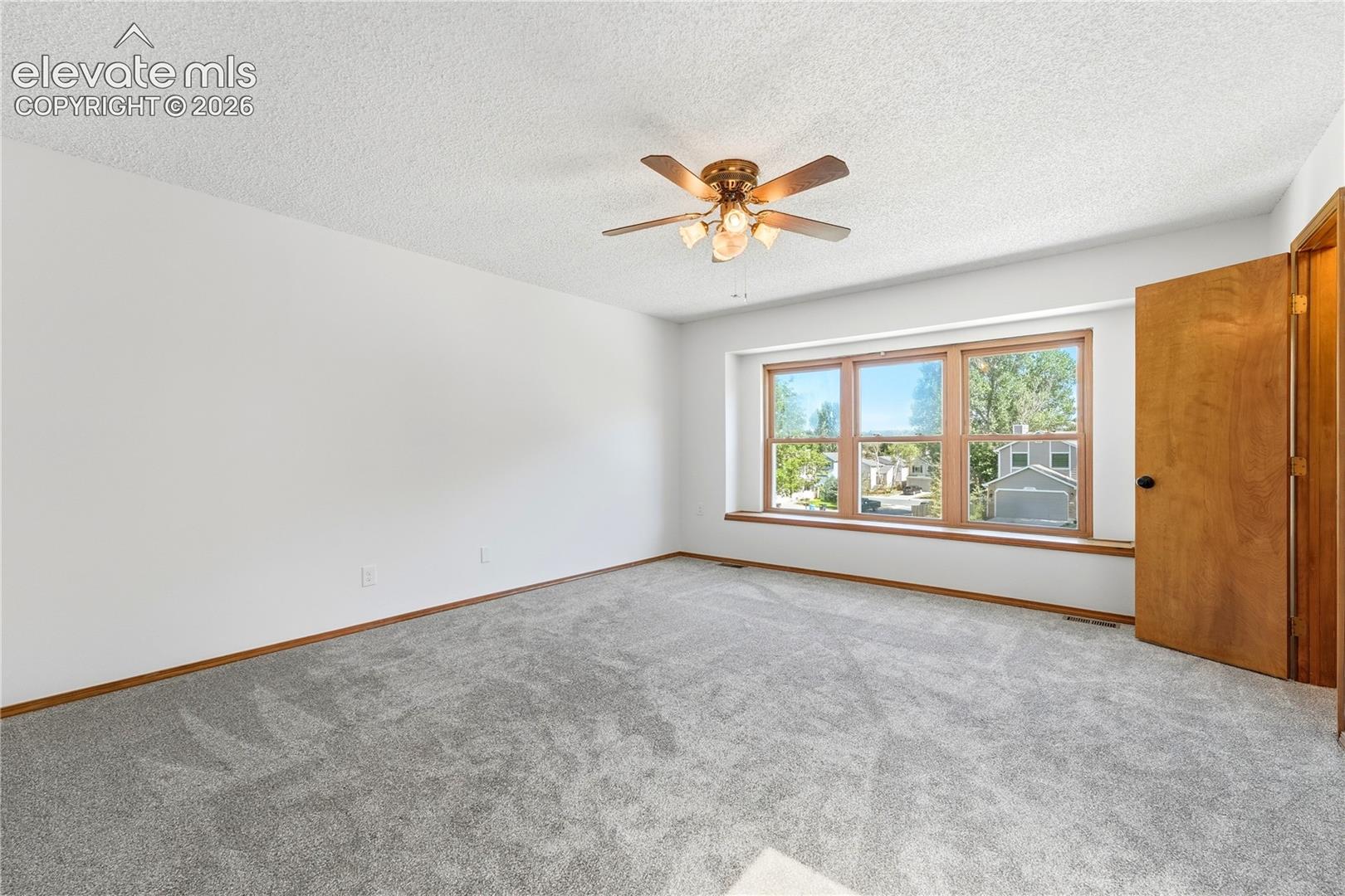 Listing photo 17 for 4120 Kayak Court
