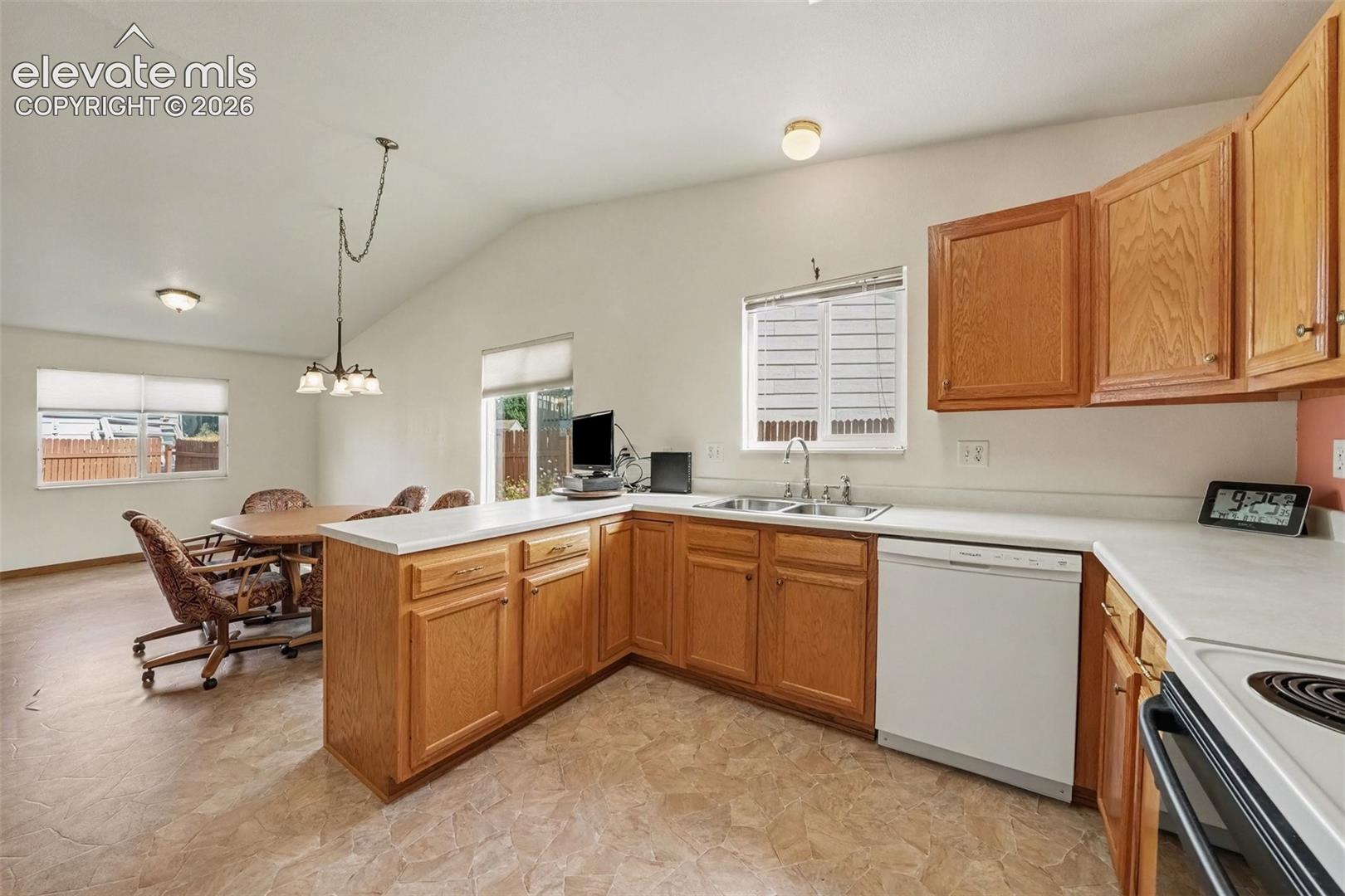 772 Foxwood Drive, photo 9