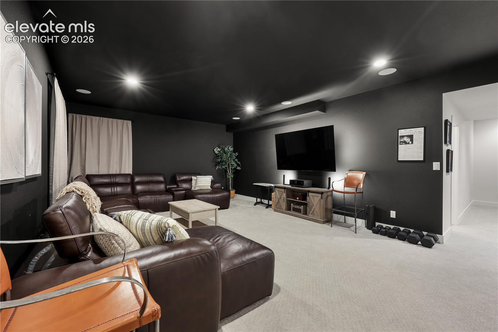 Listing photo 33 for 6538 Cumbre Vista Way