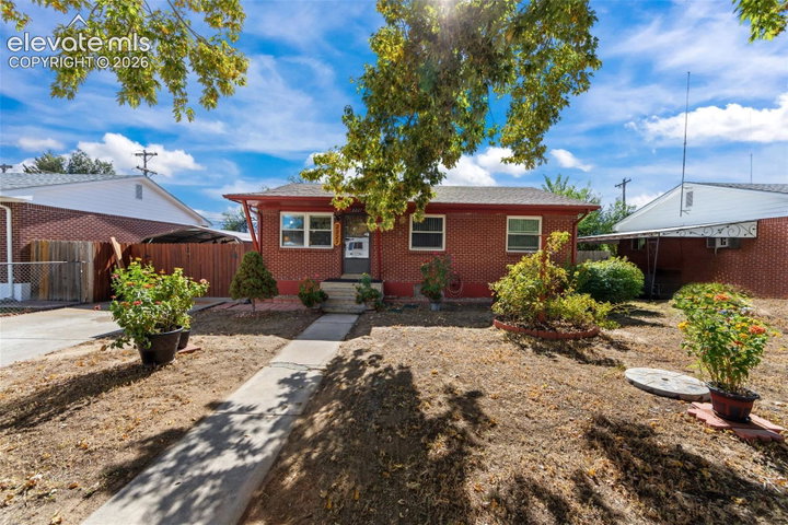 2227 Saranac Drive — listing photo