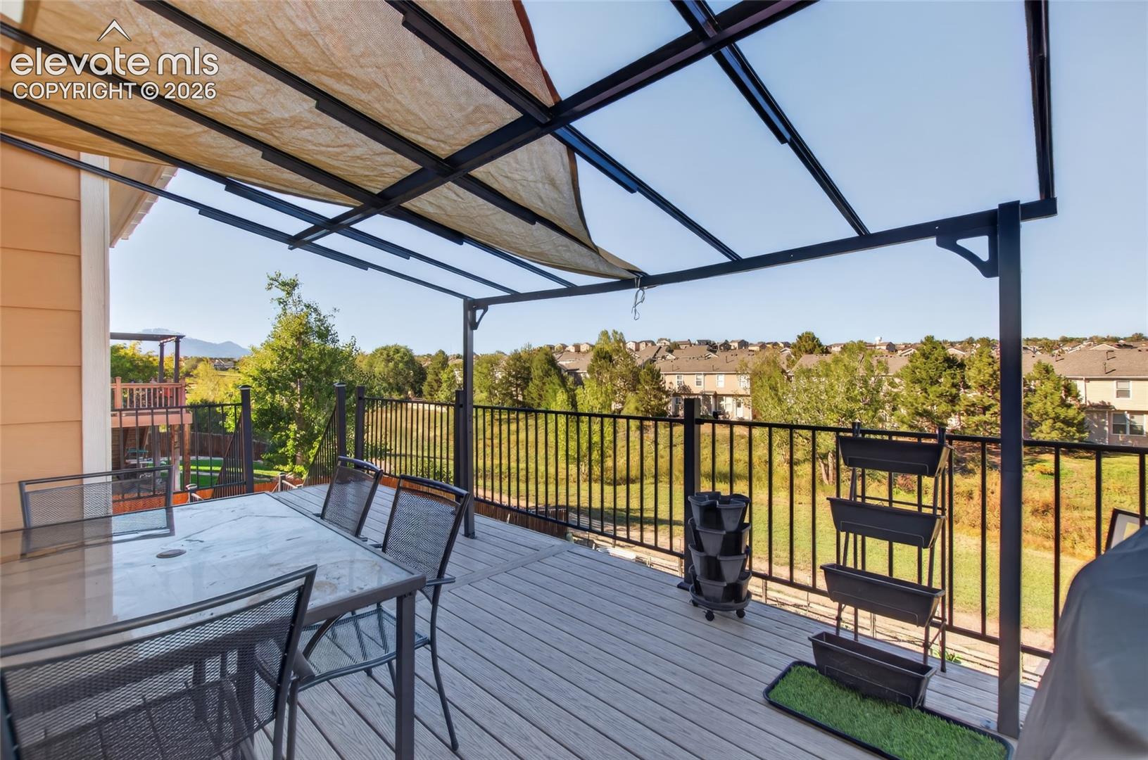 Listing photo 28 for 7490 Creekfront Drive