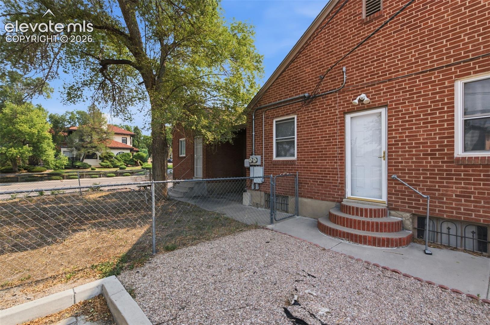 Listing photo 8 for 1217 N Greenwood Street