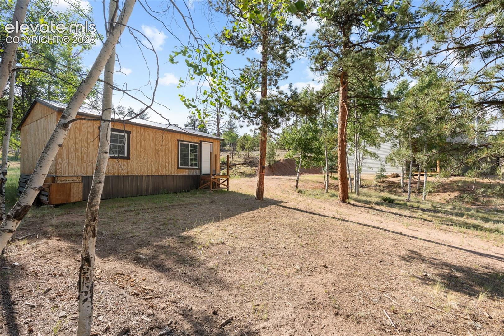 Listing photo 40 for 2270 Pikes Peak Drive