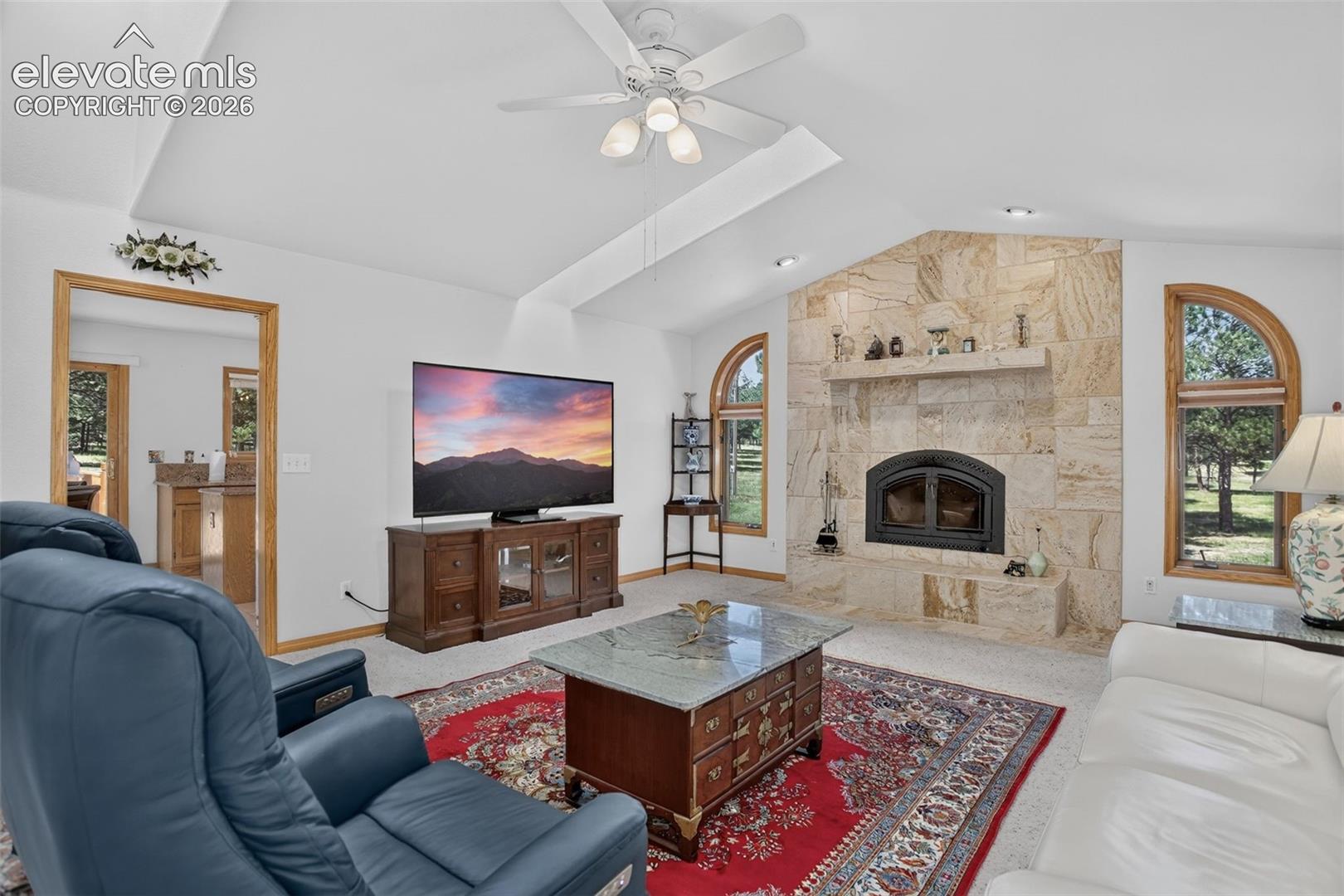 Listing photo 3 for 11570 Milford Road