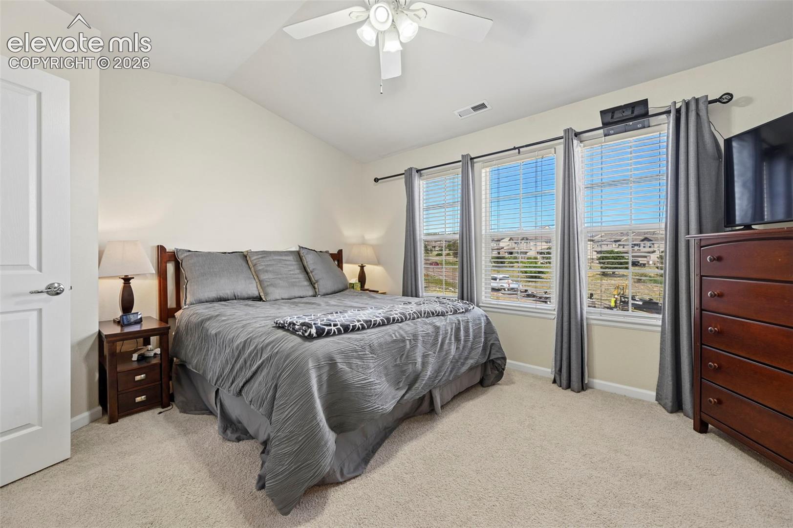 Listing photo 22 for 917 Burning Bush Point