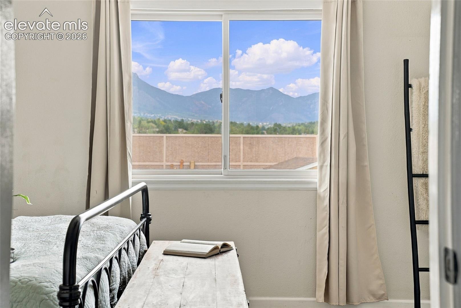 Listing photo 4 for 6326 Pulpit Rock Drive