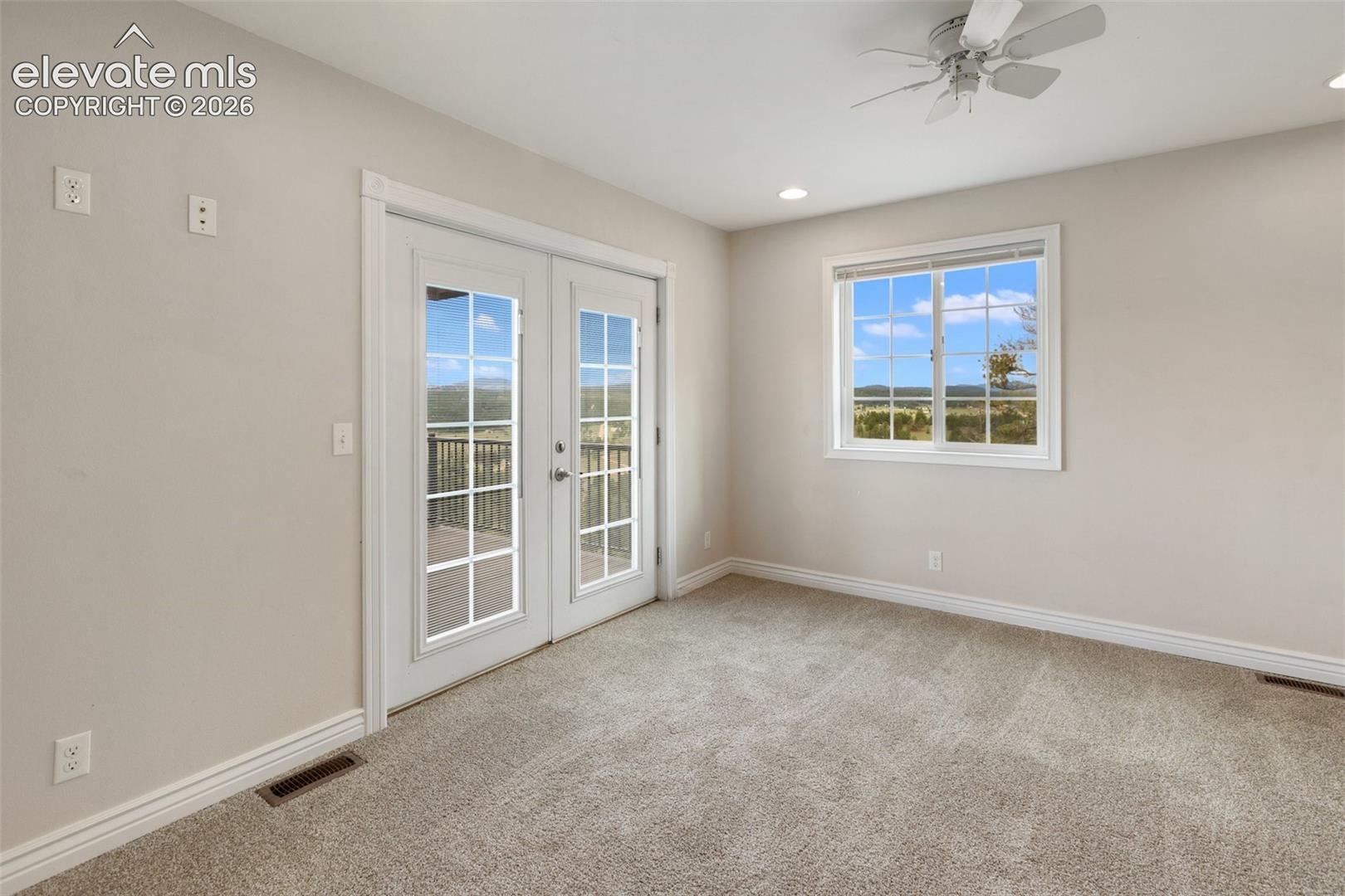 Listing photo 24 for 127 Carlton Circle
