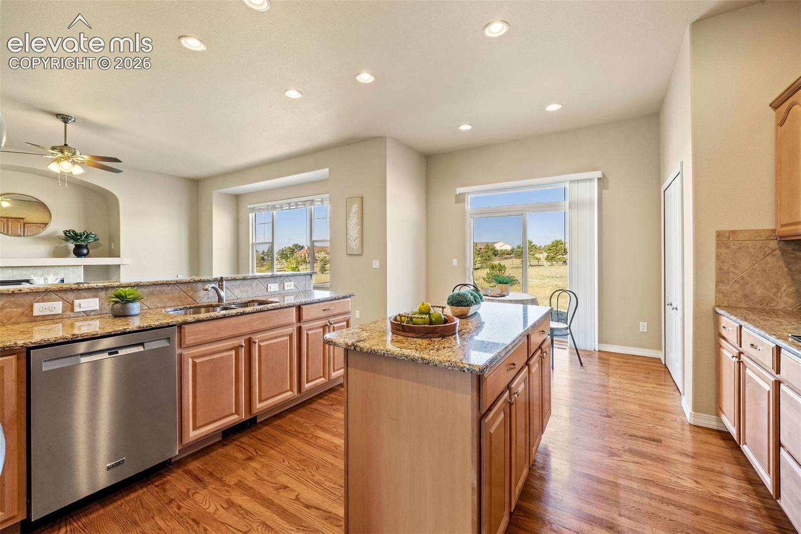 Listing photo 16 for 11386 San Luis Peak Way