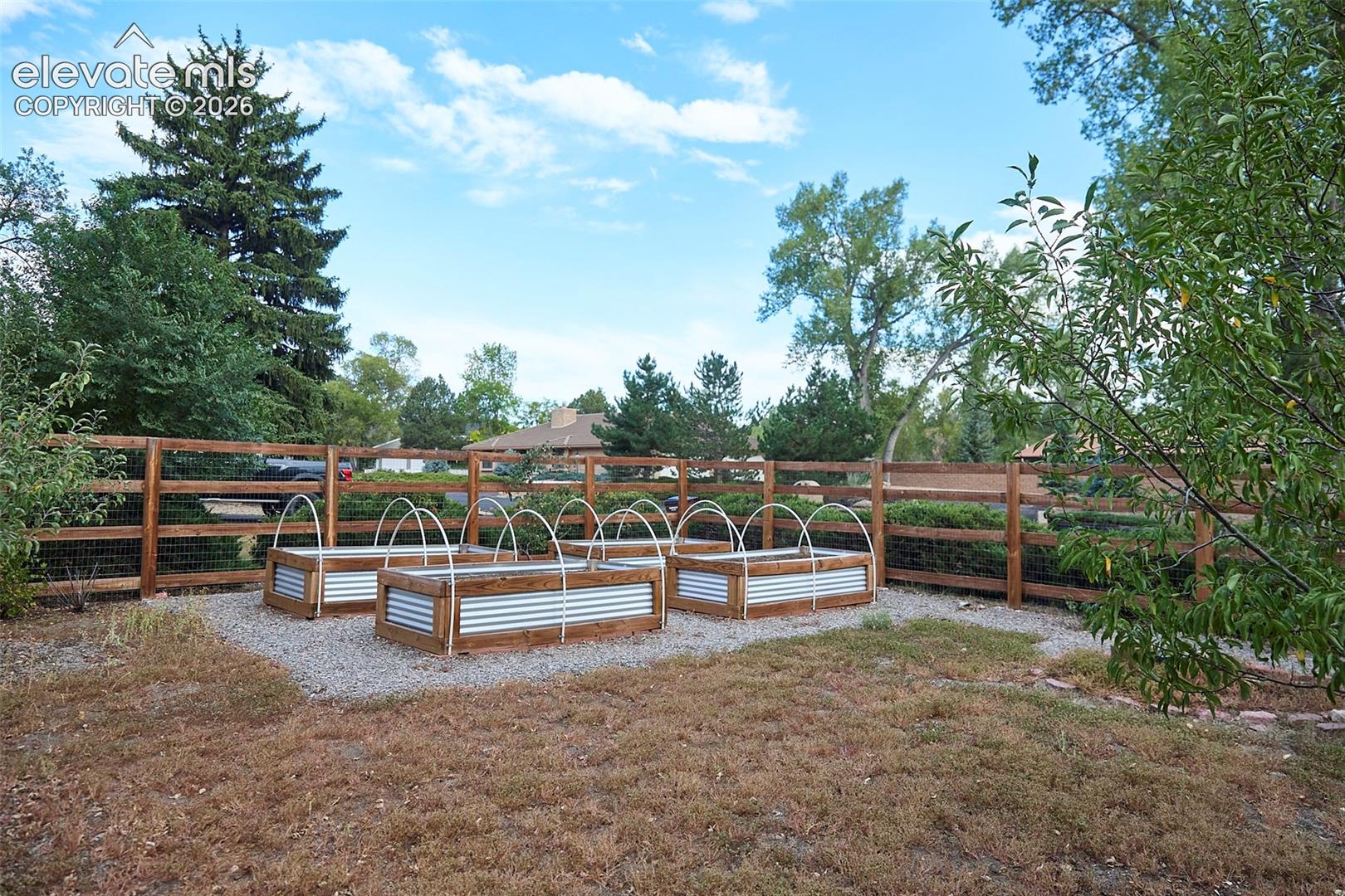 Listing photo 41 for 6827 Rosewood Drive