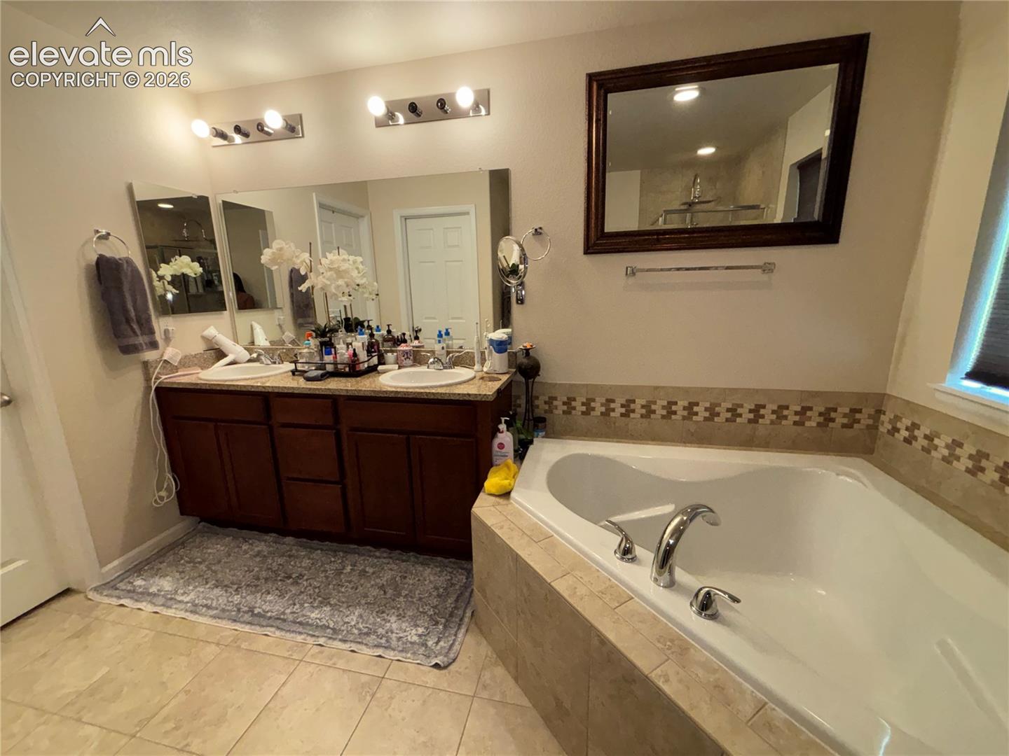 Listing photo 28 for 811 Spectrum Loop