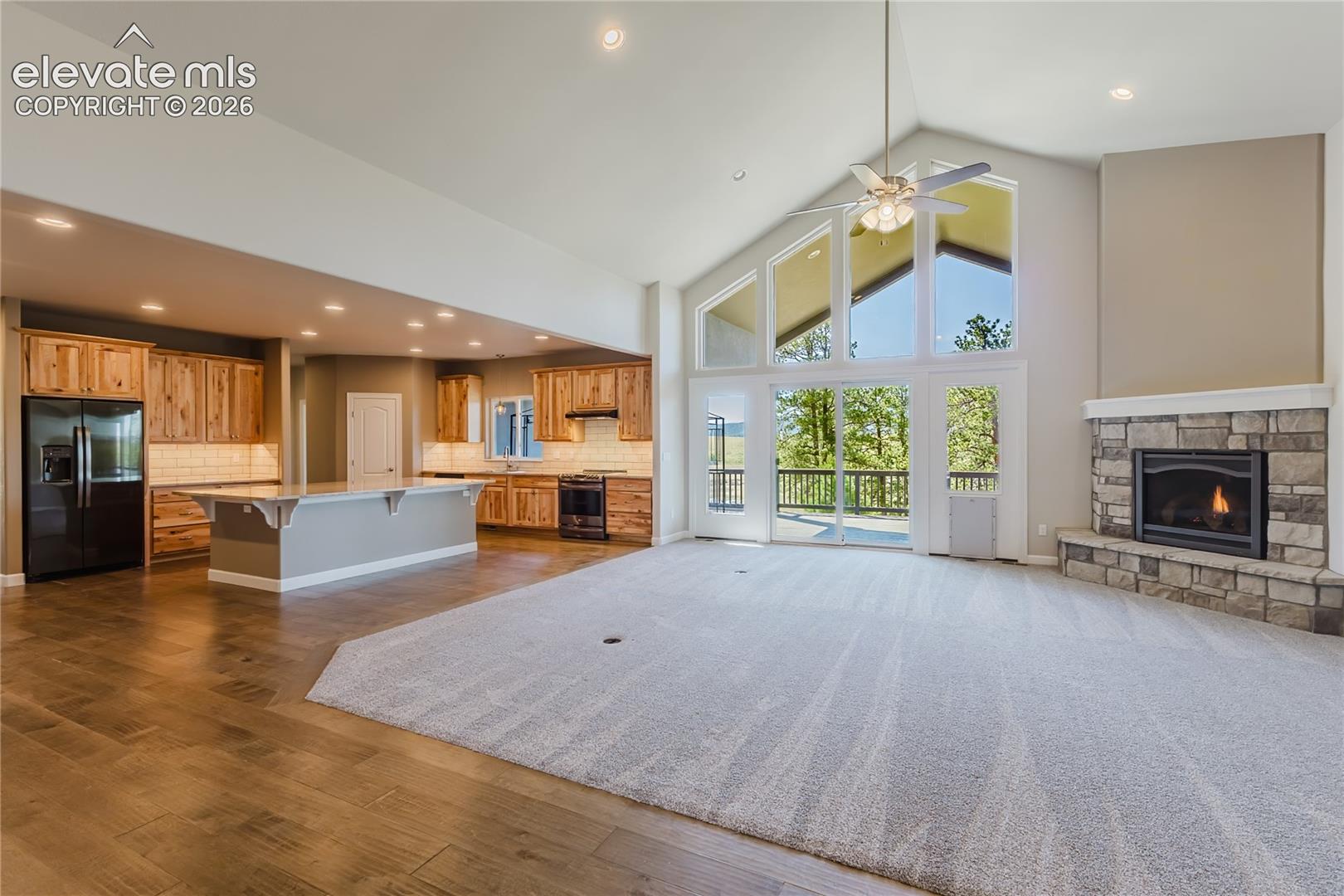 Listing photo 6 for 407 Silvermoon Heights