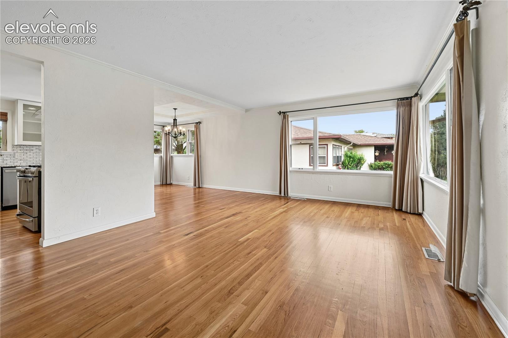 Listing photo 7 for 801 Westacres Avenue