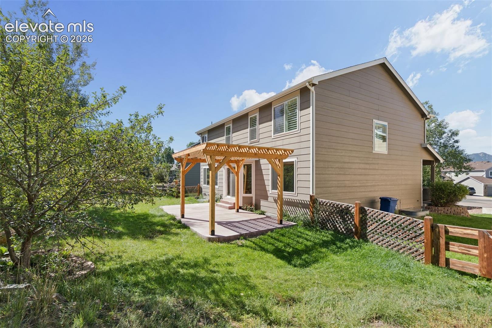 Listing photo 39 for 1272 Dream Lake Court