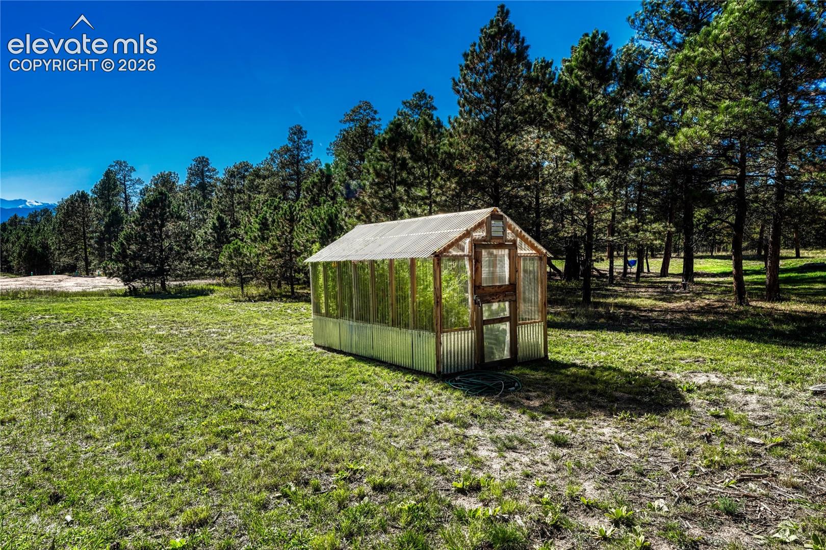 Listing photo 45 for 17180 Colonial Park Drive