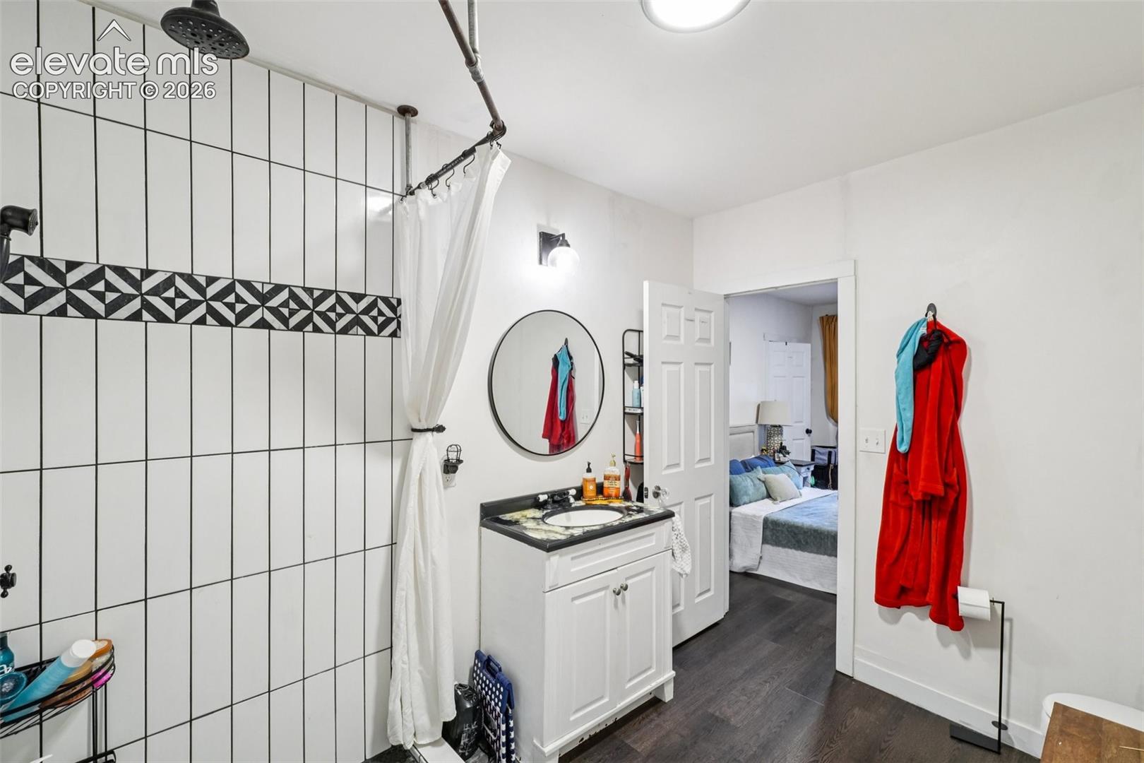 Listing photo 11 for 708 Cooper Avenue
