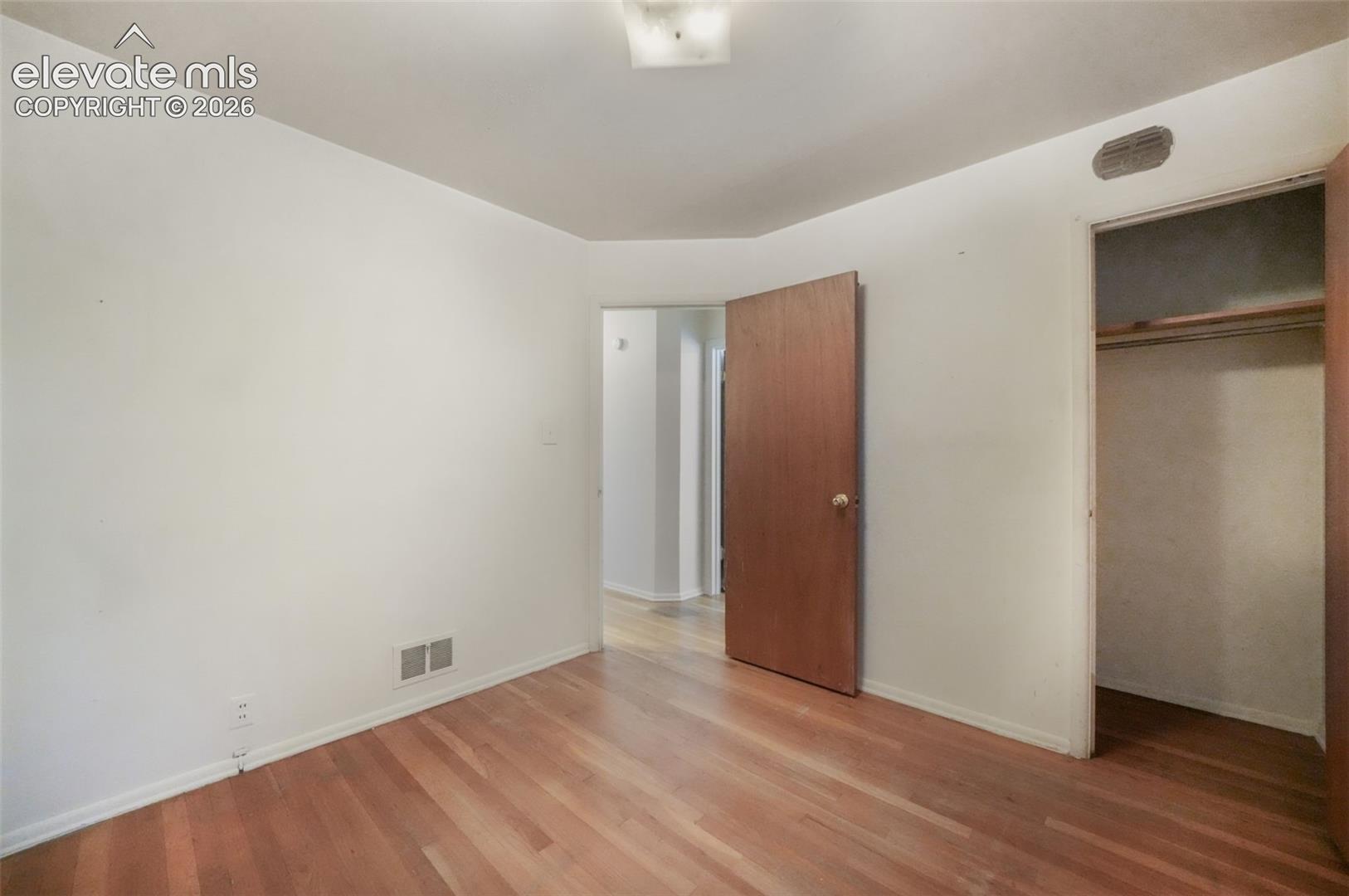 Listing photo 32 for 920 S Canosa Court