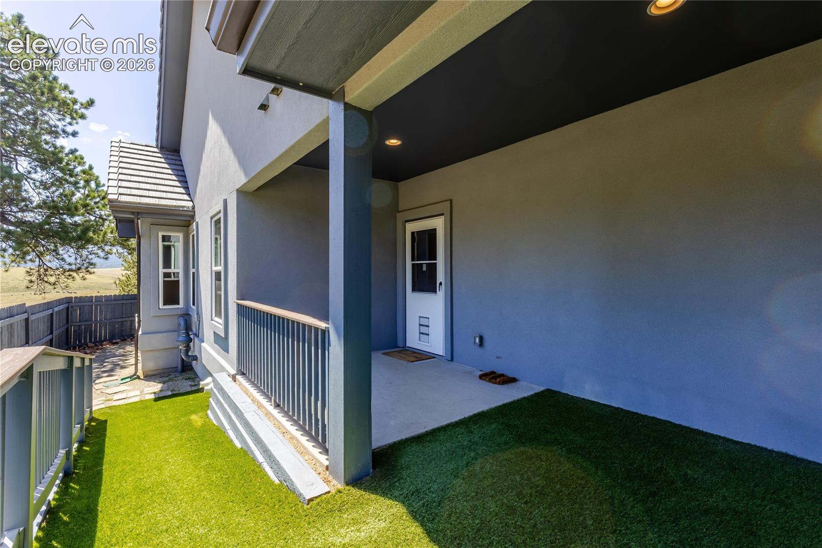 Listing photo 47 for 407 Silvermoon Heights