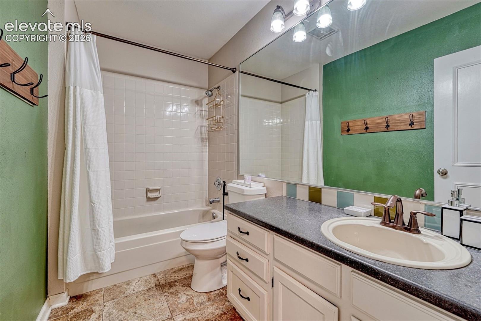 Listing photo 24 for 7510 Hickorywood Drive