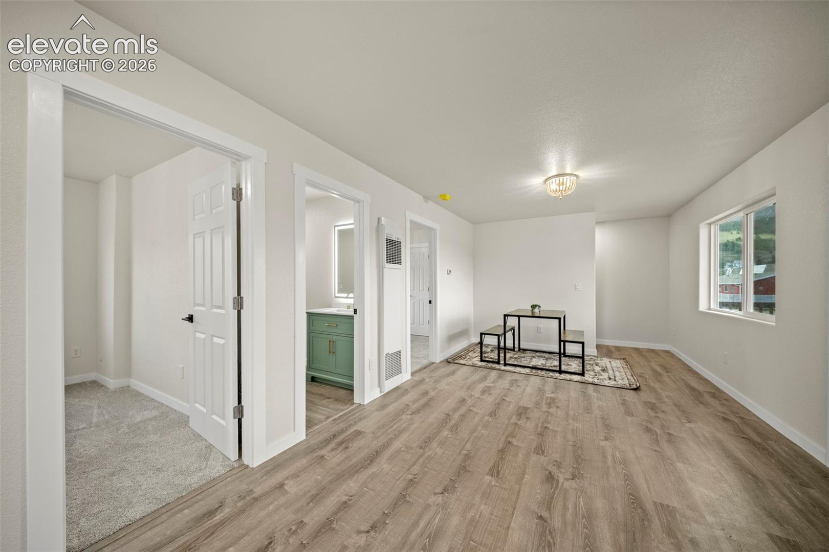 Listing photo 8 for 107 E May Avenue