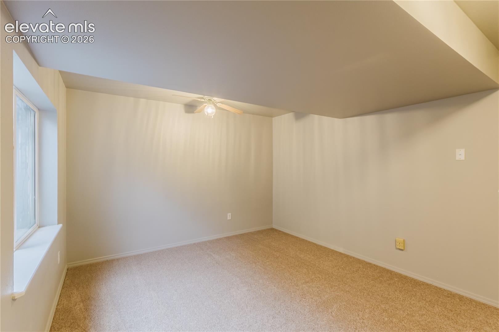 Listing photo 34 for 8156 Oliver Road